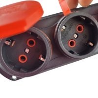 Колодка каучуковая на 4 розетки с защитными красными крышками, IP44,16A, 3500Вт "MAXIMUM" MX 17337 оптом